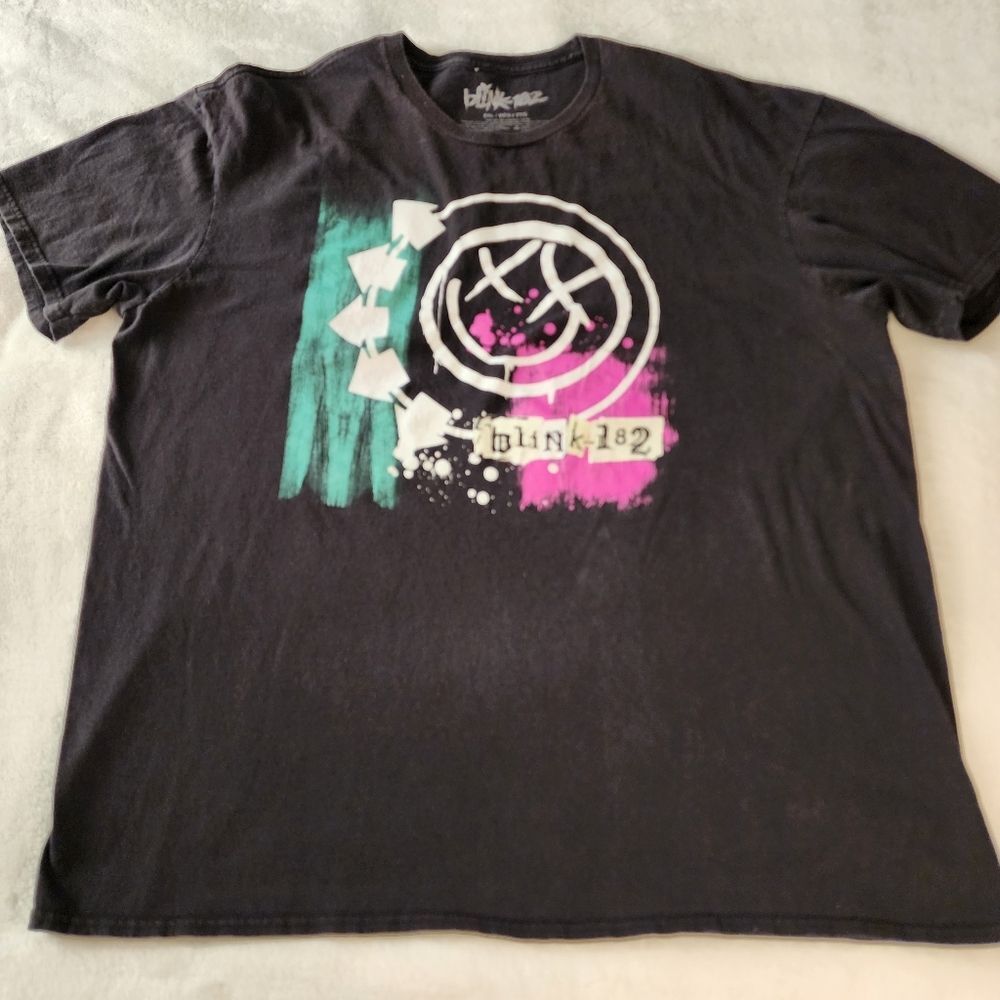 blink-182 Black Tshirt With Graphics Size 2X